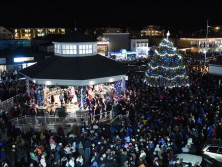 Rehoboth Tree Lighting - A Family Tradition At The Beach Since 1986